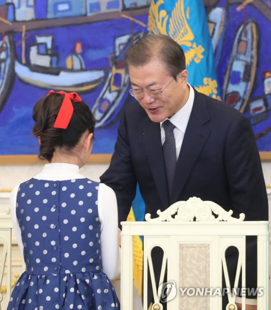 국가기후환경회의 오찬에 참석한 문재인 대통령(사진=연합뉴스)